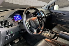 Used 2020  Honda Pilot 4d SUV FWD Touring 7-Passenger at Pre-Owned Plus near San Antonio&comma; TX