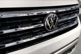 Used 2021  Volkswagen Atlas 2021&period;5 3&period;6L V6 SE w&sol;Technology FWD at Pre-Owned Plus near San Antonio&comma; TX