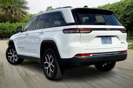 Used 2023  Jeep Grand Cherokee Limited 4x2 at Pre-Owned Plus near San Antonio&comma; TX