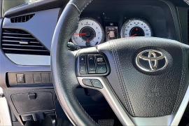 Used 2017  Toyota Sienna 4d Wagon SE at Pre-Owned Plus near San Antonio&comma; TX
