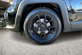 Used 2020  Jeep Renegade 4d SUV FWD Latitude at Pre-Owned Plus near San Antonio&comma; TX