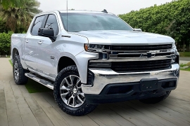 Used 2020  Chevrolet Silverado 1500 2WD Crew Cab LT Texas Edition at Pre-Owned Plus near San Antonio&comma; TX