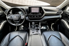 Used 2021 Toyota Highlander XLE FWD at Pre-Owned Plus near San Antonio, TX