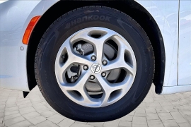 Used 2023  Chrysler Pacifica Limited FWD at Pre-Owned Plus near San Antonio&comma; TX