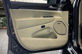Used 2020  Jeep Grand Cherokee 4d SUV 4WD Overland V8 at Pre-Owned Plus near San Antonio&comma; TX