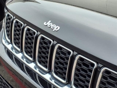 Used 2022 Jeep Grand Cherokee Limited 4x4 at Maxx Loans near ,