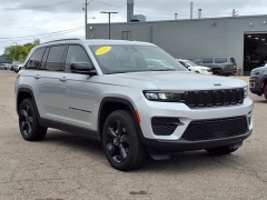 Used 2024 Jeep Grand Cherokee Altitude 4x4 at Maxx Loans near St. Adrian, MI