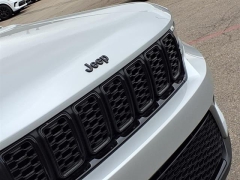 Used 2024 Jeep Grand Cherokee Altitude 4x4 at Maxx Loans near St. Adrian, MI