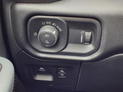 Used 2022  Ram 1500 Big Horn 4x4 Crew Cab 5'7" Box at Maxx Loans near St&period; Adrian&comma; MI