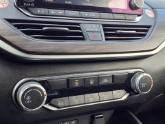 Used 2024  Nissan Altima 2&period;5 SV Sedan at Maxx Loans near St&period; Adrian&comma; MI