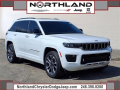 Used 2023 Jeep Grand Cherokee Overland 4x4 at Maxx Loans near ,