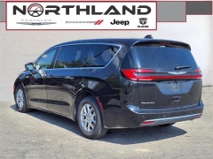 Used 2023 Chrysler Pacifica Touring L FWD at Maxx Loans near ,