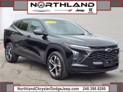Used 2024 Chevrolet Trax FWD 4dr 1RS at Maxx Loans near ,