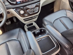 Used 2023 Chrysler Pacifica Touring L FWD at Maxx Loans near ,
