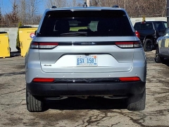 Used 2025  Jeep Grand Cherokee Laredo 4x4 at Maxx Loans near St&period; Adrian&comma; MI