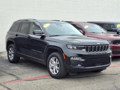 Used 2022 Jeep Grand Cherokee Limited 4x4 at Maxx Loans near ,