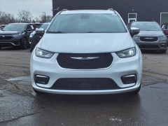 Used 2023 Chrysler Pacifica Limited FWD at Maxx Loans near St. Adrian, MI