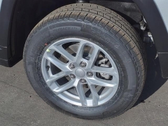 Used 2024 Jeep Grand Cherokee Laredo X 4x2 at Northland Chrysler Dodge Jeep Ram near Oak Park, MI