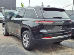 Used 2022 Jeep Grand Cherokee Limited 4x4 at Maxx Loans near ,