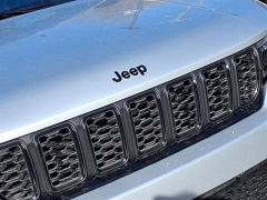 Used 2025  Jeep Grand Cherokee Laredo 4x4 at Maxx Loans near St&period; Adrian&comma; MI