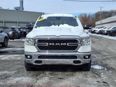 Used 2022  Ram 1500 Big Horn 4x4 Crew Cab 5'7" Box at Maxx Loans near St&period; Adrian&comma; MI