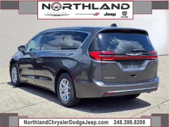 Used 2023 Chrysler Pacifica Touring L FWD at Maxx Loans near ,