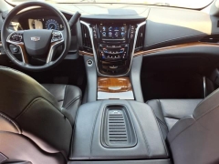 Used 2020 Cadillac Escalade 4d SUV 4WD Premium Luxury at Northland Chrysler Dodge Jeep Ram near Oak Park, MI