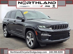 Used 2023 Jeep Grand Cherokee Limited 4x4 at Maxx Loans near ,
