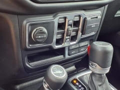 Used 2020 Jeep Gladiator Overland 4x4 at Northland Chrysler Dodge Jeep Ram near Oak Park, MI