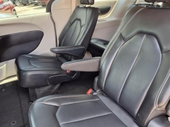Used 2023 Chrysler Pacifica Touring L FWD at Maxx Loans near ,