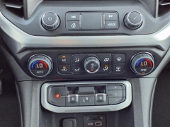 Used 2023 GMC Acadia AWD 4dr SLT at Maxx Loans near ,