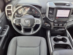 Used 2022  Ram 1500 Big Horn 4x4 Crew Cab 5'7" Box at Maxx Loans near St&period; Adrian&comma; MI