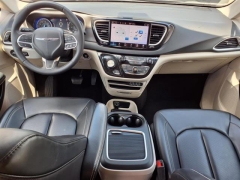 Used 2023 Chrysler Pacifica Touring L FWD at Maxx Loans near ,