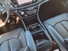 Used 2022  Chrysler Pacifica Limited AWD at Maxx Loans near St. Adrian, MI