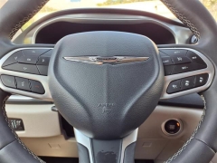 Used 2023 Chrysler Pacifica Touring L FWD at Maxx Loans near ,