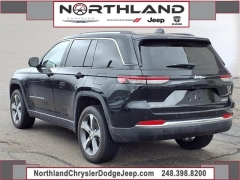 Used 2023 Jeep Grand Cherokee Limited 4x4 at Maxx Loans near ,