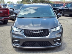 Used 2023 Chrysler Pacifica Touring L FWD at Maxx Loans near ,
