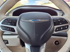 Used 2019 Chrysler Pacifica Limited FWD at Maxx Loans near St. Adrian, MI