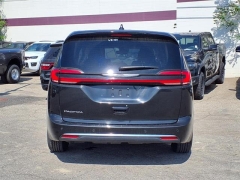 Used 2023 Chrysler Pacifica Touring L FWD at Maxx Loans near ,
