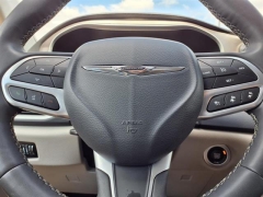 Used 2023 Chrysler Pacifica Touring L FWD at Maxx Loans near ,