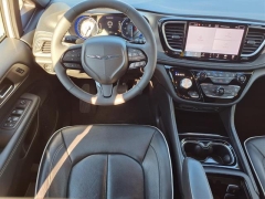 Used 2022  Chrysler Pacifica Limited AWD at Maxx Loans near St. Adrian, MI