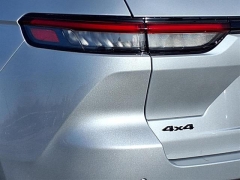 Used 2025  Jeep Grand Cherokee Laredo 4x4 at Maxx Loans near St&period; Adrian&comma; MI