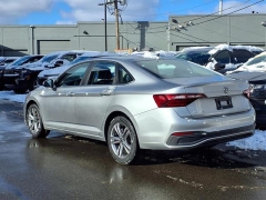 Used 2024  Volkswagen Jetta SE Auto at Maxx Loans near St&period; Adrian&comma; MI