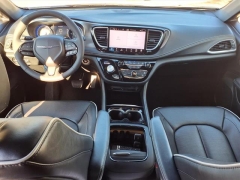 Used 2022  Chrysler Pacifica Limited AWD at Maxx Loans near St. Adrian, MI