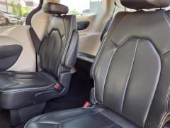 Used 2019 Chrysler Pacifica Limited FWD at Maxx Loans near St. Adrian, MI