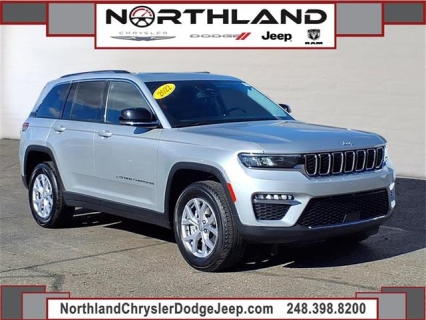 Used 2022 Jeep Grand Cherokee Limited 4x4 at Northland Chrysler Dodge Jeep Ram near Oak Park, MI