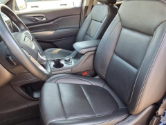 Used 2023 GMC Acadia AWD 4dr SLT at Maxx Loans near ,