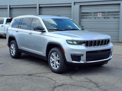 Used 2021 Jeep Grand Cherokee L Limited 4x4 at Maxx Loans near St. Adrian, MI