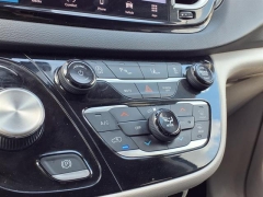 Used 2023 Chrysler Pacifica Touring L FWD at Maxx Loans near ,