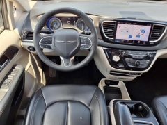 Used 2023 Chrysler Pacifica Touring L FWD at Maxx Loans near ,